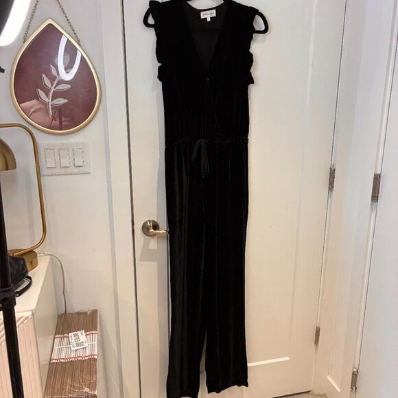 Bella Dahl Black Velvet Flutter Sleeve Wide Leg Jumpsuit Sz Small - Picture 5 of 13
